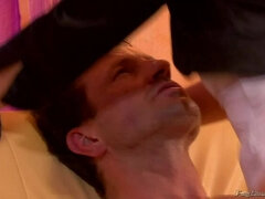 Blondi, Spermaa suussa, Spermashotti, Käsihoito, Luonnollinen, Paljas, Pissata, Sukkahousu