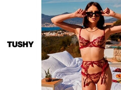 Anal, Grosse bite, Sucer une bite, En levrette, Seins naturels, Adolescente, Nénés