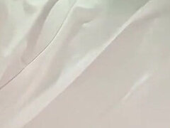 I Got a Sexy Stepmother with Big Breasts to Give Me a Handjob While She Breastfed Me, She Made Me Ejaculate Quickly Because of H