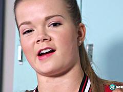 Blondína, Roztlieskavačky, Hd, Masturbácia, Sólo, Teenka