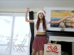 Vanessa Vox accepting her stepdad�s devious suggestion