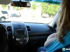 Tyłek, Duży tyłek, Blondynka, Obciąganie, Samochód, Hd, Na wolnym powietrzu, Jebanie piersi