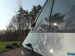 Sucer une bite, Voiture, En levrette, Faciale, Branlette thaïlandaise, De plein air, Pov, Public