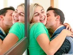 お尻, デカ尻, ボンデージ, フェティッシュ, 手コキする, キス, タトゥー, オッパイの