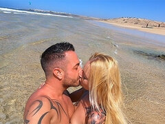 Hot kissing porn with conquering Am from Andy-Star
