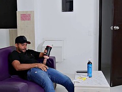 Kinderoppas, Grote lul, Biseksueel, Homo, Zoenen, Masturbatie, Zuigen, Webcamera