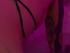 Anal, Stor stjärt, Stora tuttar, Dildo, Gapande, Onani, Tatuering