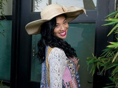 Amatør, Hundestilling, Hæle, Naturlige bryster, Mager, Tatovering, Teenager, Bryster