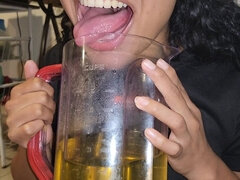 18 anni, Brunetta, Coppia, Venire in bocca, Fatto in casa, Pisciando, Schiavo, Ragazza