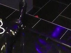 Bdsm, Fangenskap, Dominerende kvinne, Latex, Elskerinne, Pissing, Slave, Bundet