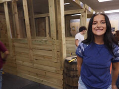 18, Liten och nätt, Pov, Offentlig, Tonåring