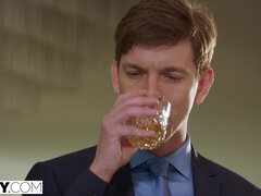 Røv til mund, Stor røv, Brunette, Kkm, Gaping, Hårdt, Slikning, Fisse