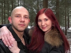 Monumentális dákó, Kutya póz, Két nő, Természetes mellek, Szabadban, Vöröshajú, Vékony, Begyek