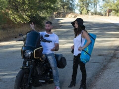 Peitos grandes, Boquete, Transar de quatro, Hardcore, Lambendo, Melharucos naturais, Ao ar livre cartaz de rua outdoor, Adolescente