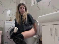 18 ans, Gros cul, Européenne, Pétant, Toilettes