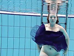 Sexy Czech Lenka swims with naked passion