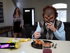 Большая жопа, Большой член, Большие сиськи, Минет, Глубокая глотка, Лизание, Милф, Мачеха