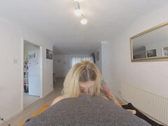 Blondin, Avsugning, Brittisk, Handjobb, Piercing, Hängbröst, Tatuering