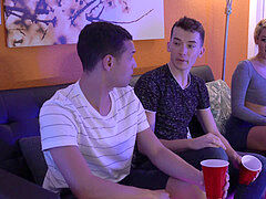 Ερασιτέχνης, Τουαλέτα, Συνελήφθη, Απιστία, Χύσιμο, Στο πρόσωπο, Η κοπέλα μου, Έφηβος