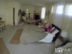 Lily Rader - Stepsis Unwraps Stepbro�s Package on Xmas in 4K - Lily rader