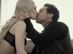 Girl with long eyelashes gets mouth and pussy fucked