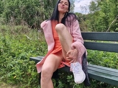 Amateur, Morena, Al aire libre, Orinar, Solo