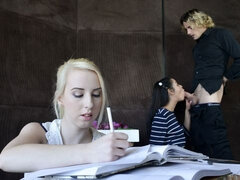 Ванна, Черные, Минет, Брюнетки, Межрасовый секс, Тощие, Молоденькие, Сиськи