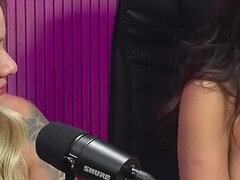 Όμορφη, Μεγάλα βυζιά, Ξανθιά, Μελαχροινή, Ομάδα, Λατίνα, Λεσβία, Δαντέλα