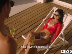 Avsugning, Brunett, Doggystyle, Grupp, Slick, Utomhus, Pool, Verklighet