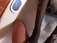 Жопа, Ванна, Блондинки, Чешки, Дрочка ногами, Крошечные, От первого лица, Сиськи