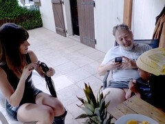 アフリカ人, アナル, はじめて, フランス人, 手コキする, レズビアン, アウトドア, 三人