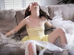 Cul, Sucer une bite, En levrette, 2 femmes 1 homme, Branlette thaïlandaise, Hard, Tatouage, Plan cul à trois