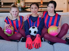 Cumizás, Gesztenyebarna, Kutya póz, Csoport, Kézimunka, Kőkemény, Tini, Begyek