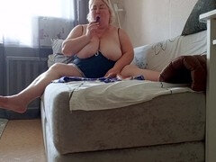 Insatiable girlfriend Zona901 plays with her oversized pussy using her sex toys