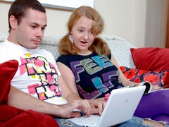 아마추어, 큰 엉덩이, 오랄섹스, 도기스타일, 자연의 가슴, 짧은 머리, 청소년, 젖가슴