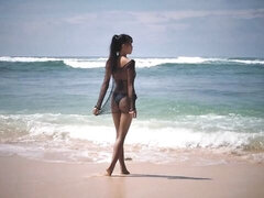 Asiatisch, Strand, Masturbation, Im freien, Solo, Strümpfe, Jungendliche (18+), Titten