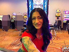 Iso kulli, Isot tissit, Suihinotto, Ruskeahiuksinen, Hd, Luonnollinen, Luonnolliset tissit, Imevä