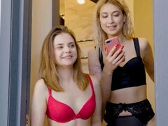 Culo, Leccata di culo, Donna donna uomo, Leccare il buco del culo, Calze, Tatuaggi, Ragazza, Terzetto