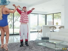 Grote mammen, Blond, Sperma shot, Sperma in gezicht, Moeder die ik wil neuken, Tieten likken, Uniformpje, Vrouw