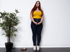 Stor svart kvinne, Stor rumpe, Kukk suging, Bakfra, Rødtopp, Barbert, Stripping, Tenåring