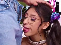 Langt ned i halsen, Hundestilling, Brækfornemmelse, Håndjob, Slikning, Fisse, Røv slikning, Bryster