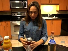 One date with Sara Luvv is all it takes for a creampie