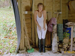 Hot Mature Molly MILF in Her Tight Sexy Jodhpurs