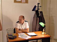 Anal, Brunette brune, Double pénétration, Groupe, Hard, Police, Nénés, Rétro ancien