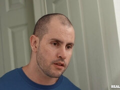 Amatør, Pik sutte, Brækfornemmelse, Slikning, Naturlige bryster, Røvhåret, Barberet, Tatovering