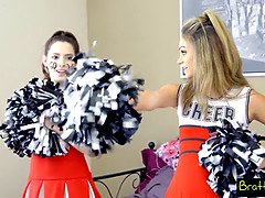 Blondin, Fångad, Cheerleader, Creampie, Hd, Naturliga tuttar, Liten och nätt, Skriker