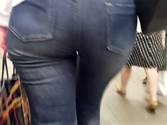 Debela dekleta, Rjavolaska, Voajer