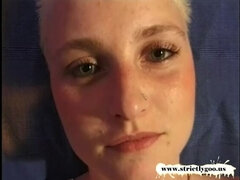 18 let, Blondýna, Kuřba, Na obličej, Hd, Piercing, Krátké vlasy, Teenka