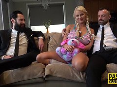 Avsugning, Cougar, Långt ner i halsen, Fetisch, Grupp, Milf, Verklighet, Trekant