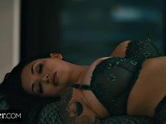 Bondage disciplina dominação submissão sadismo e masoquismo, Pauzão, Peitos grandes, Boquete, Morena, Cavalgar, Tatuagem, Tetas